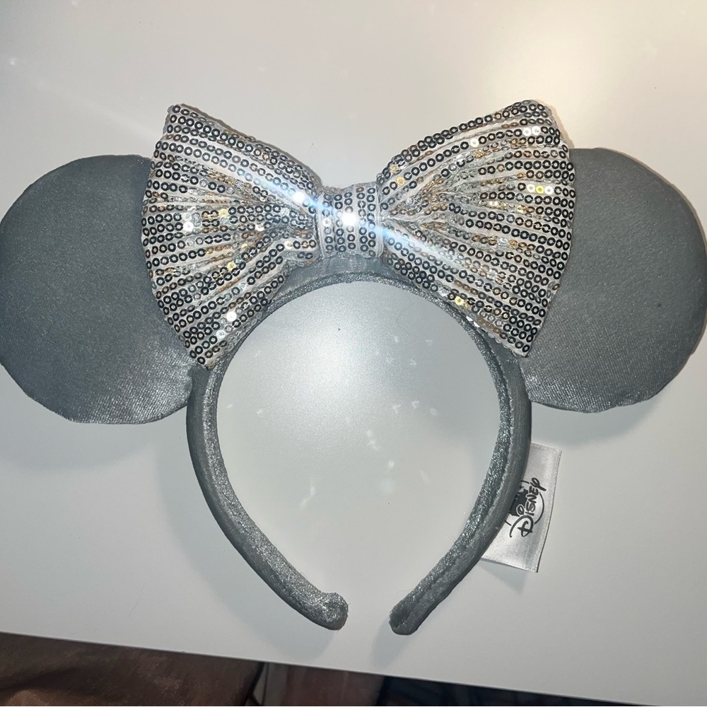Disney sequin bow Minnie ears :))